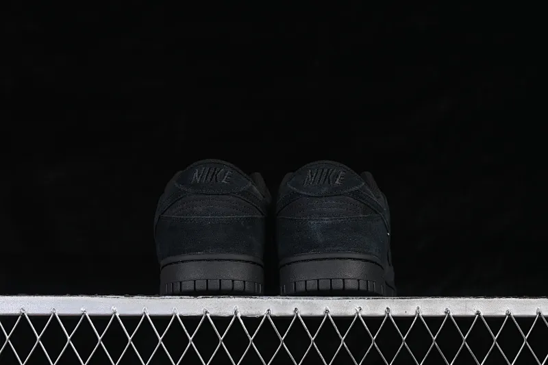 All categories Nk SB Dunk series Nk SB Dunk Low low-top sneakers Nike SB Dunk Low suede black low-top casual sneakers IB6651-001